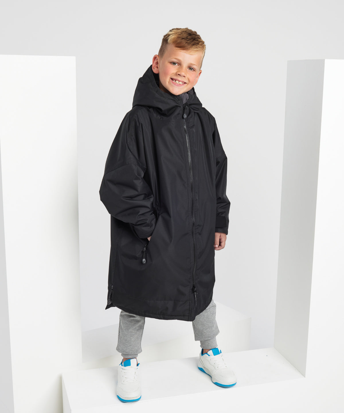 Kids TriDriÂ® All-seasons waterproof changing robe