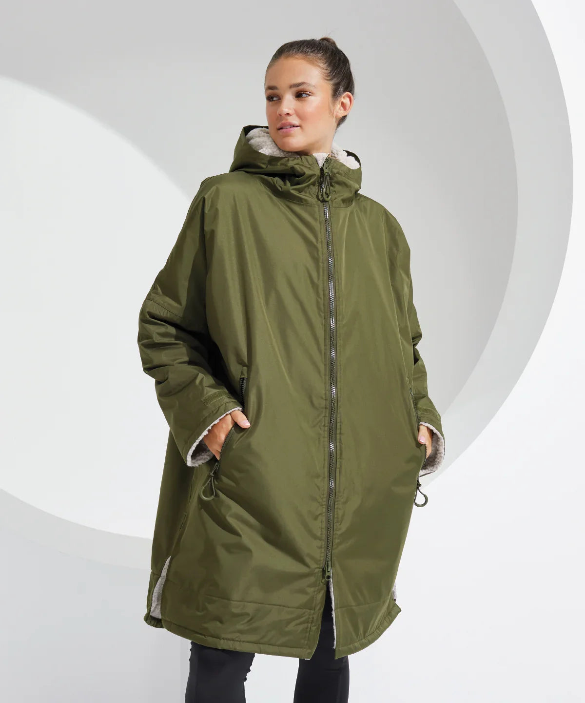 TriDri All-seasons waterproof changing robe - Brand It Essex Ltd