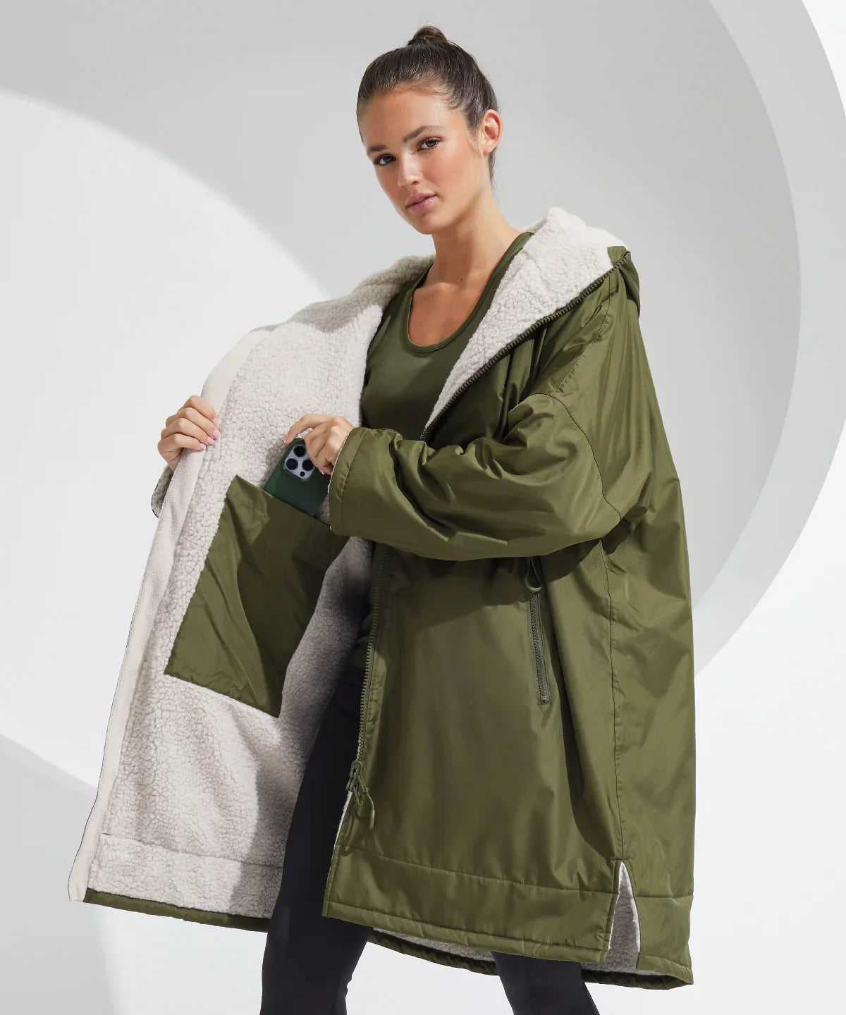 TriDri All-seasons waterproof changing robe - Brand It Essex Ltd